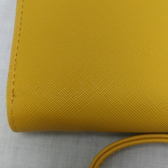 Steve Madden Yellow Wristlet Wallet - Picture 4 of 8